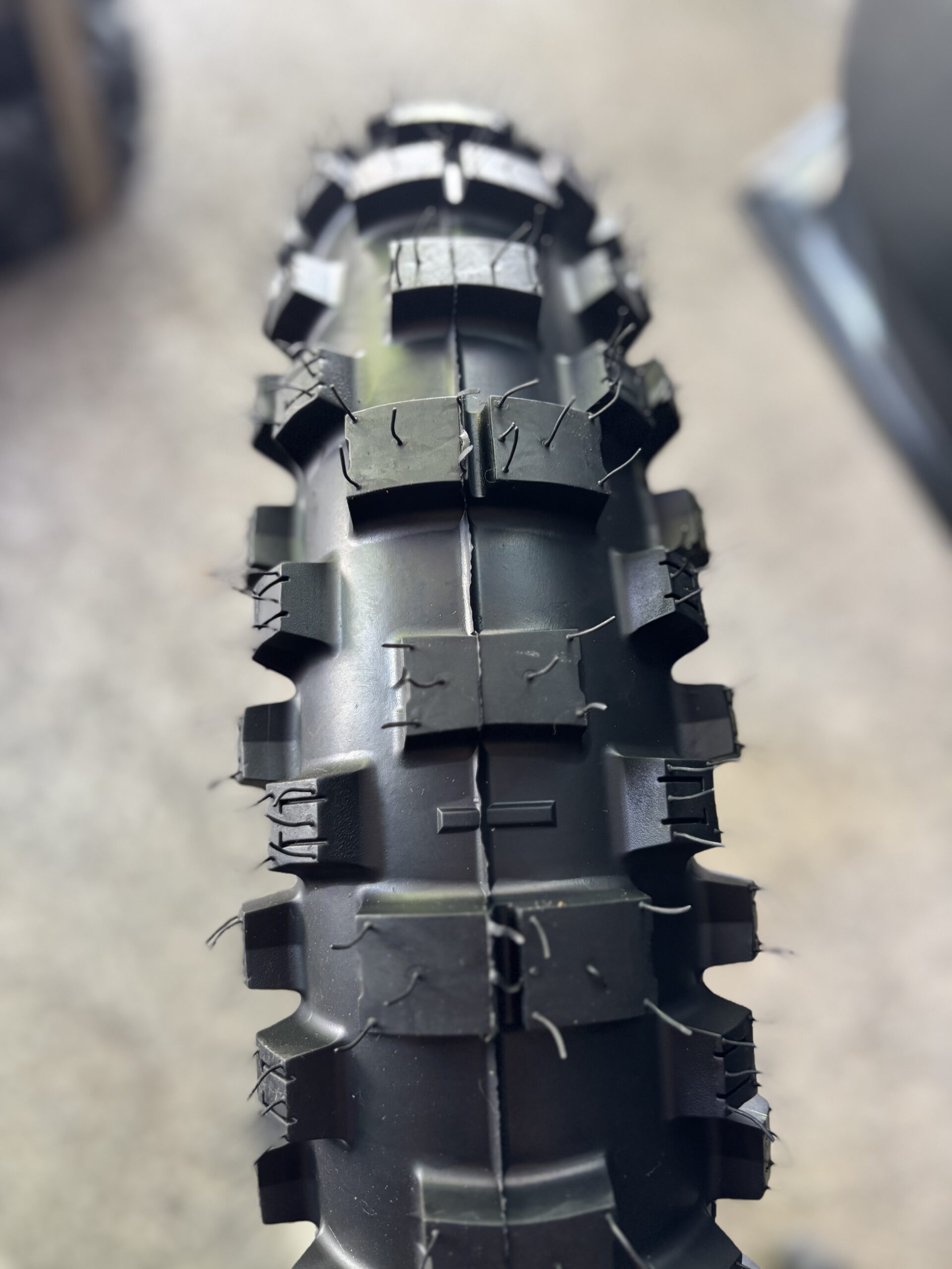 OBOR BULWARK EXTREME SOFT 140/80-18 - Slika 2